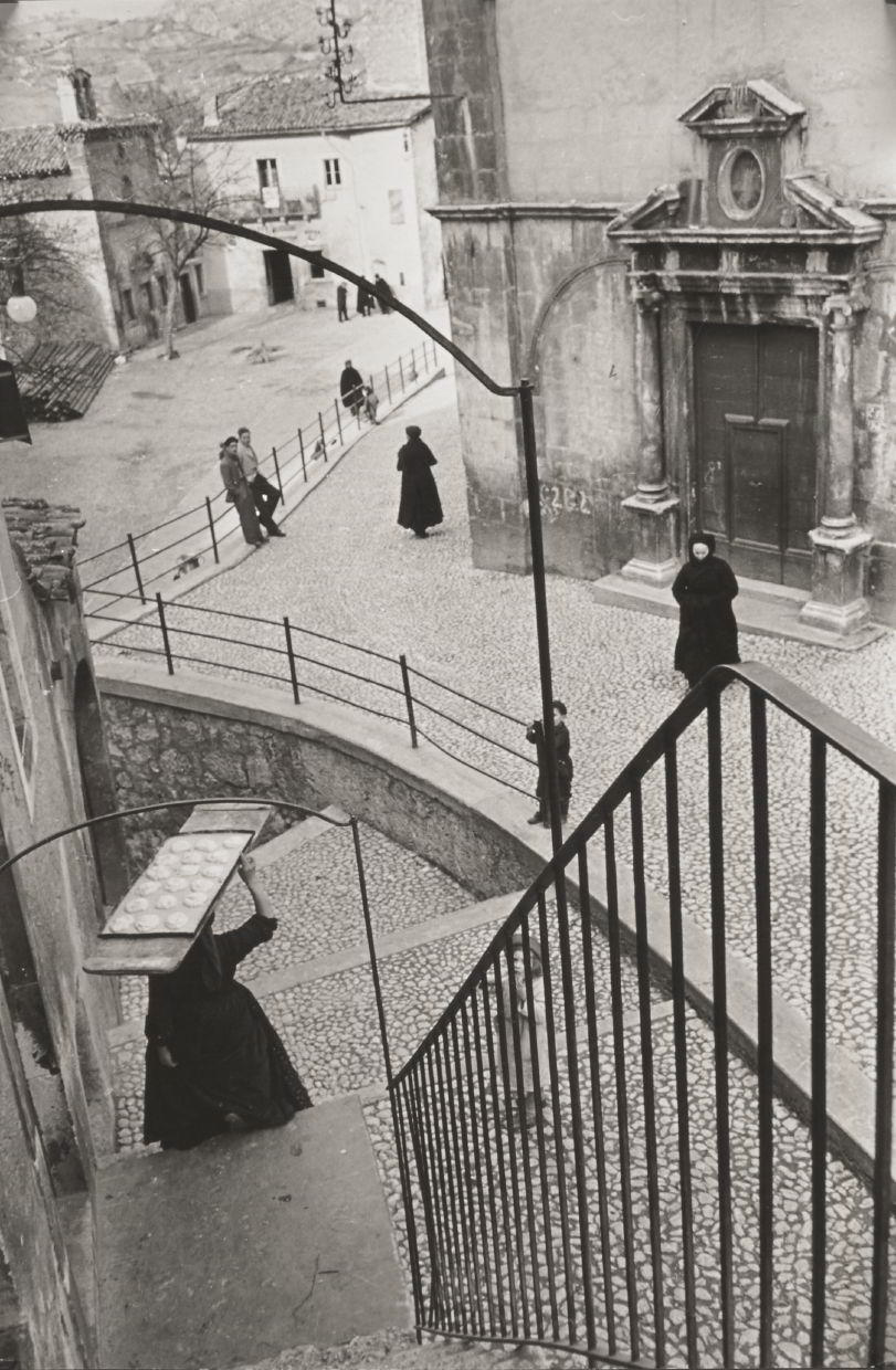 HENRI CARTIER-BRESSON (1908–2004) Scanno, Abruzzo 1951 HENRI CARTIER-BRESSON (1908–2004) Scanno, Abruzzo 1951