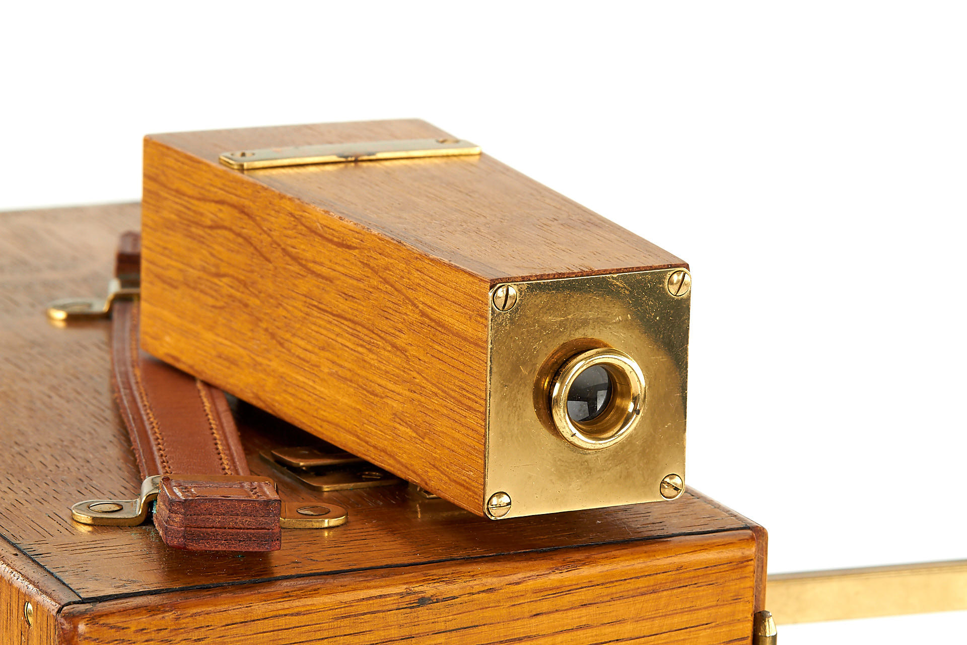 100-jährige Holz-Boxkamera Ernemann | Kaufen auf 100-jährige Holz-Boxkamera Ernemann | Kaufen auf