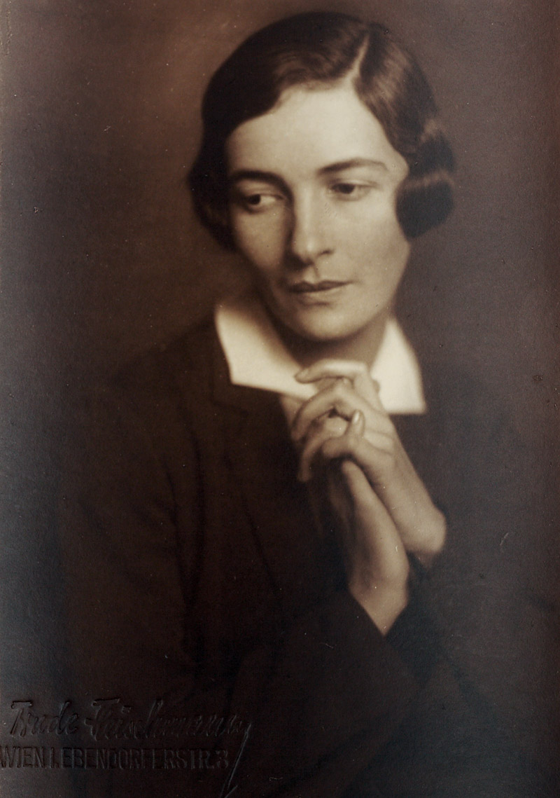 Trude Fleischmann (1895–1990), The actress Ida Roland