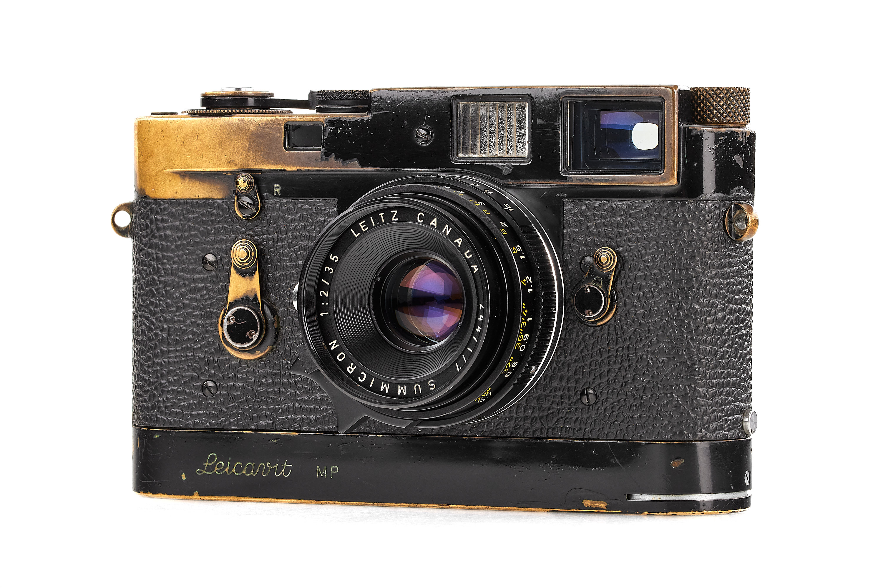Leica M2 black paint with Summicron 2/35mm and Leicavit MP black paint