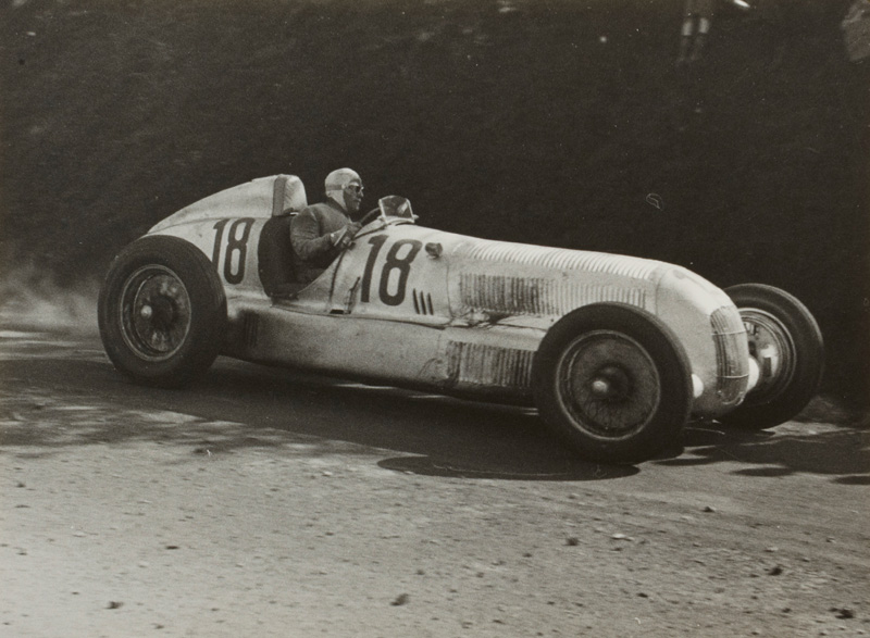 Racing car on the route, Lothar Rübelt (1901-1991)
