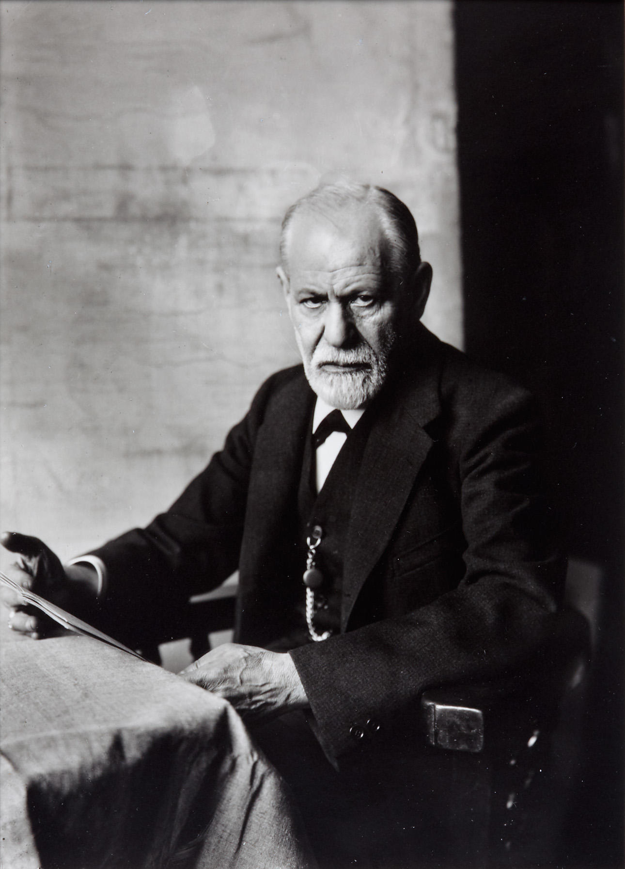 FERDINAND SCHMUTZER (1870-1928) Sigmund Freud, Vienna 1926