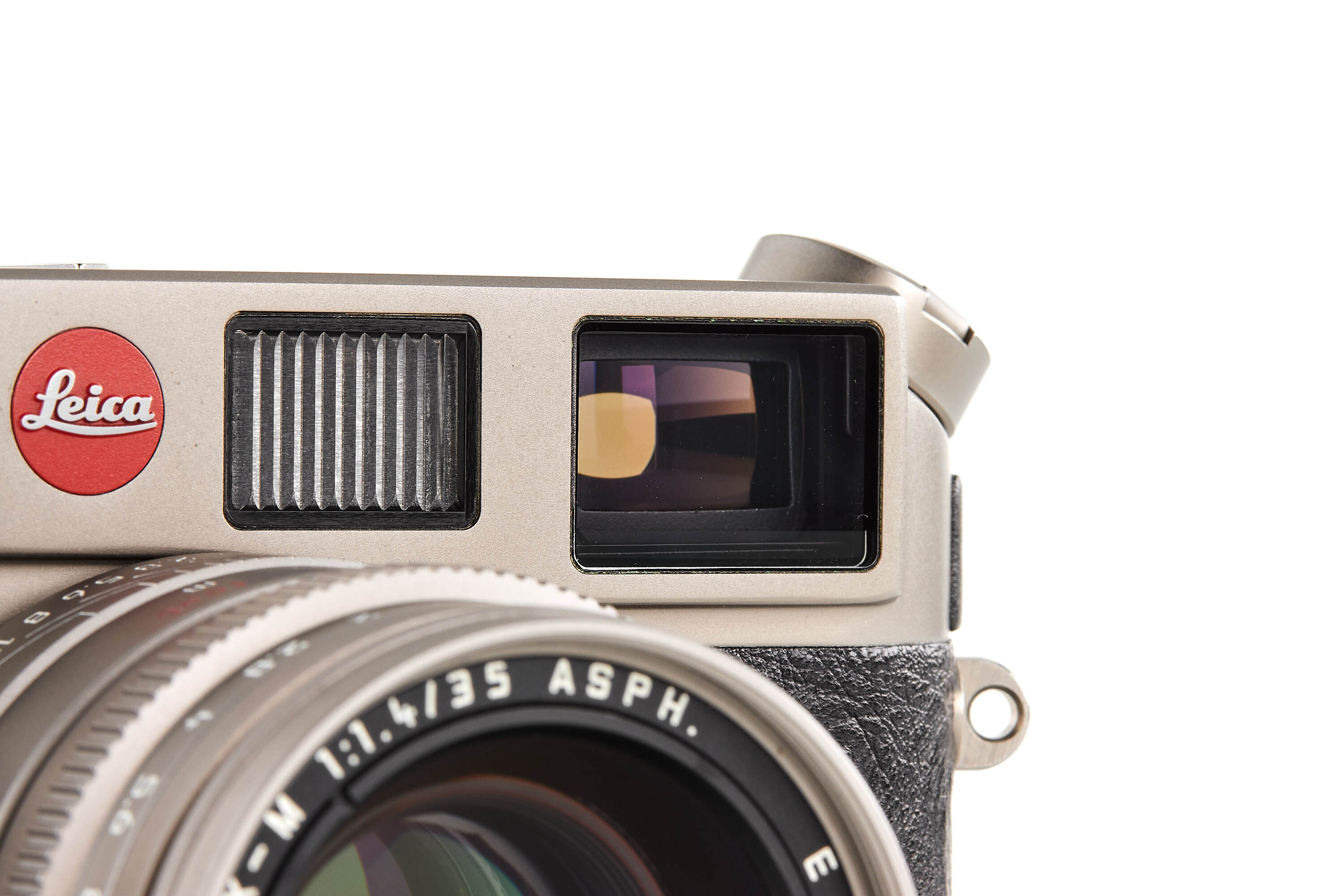 Leica M6 Titan 10412 + Summilux-M 1.4/35mm Asph. Titan