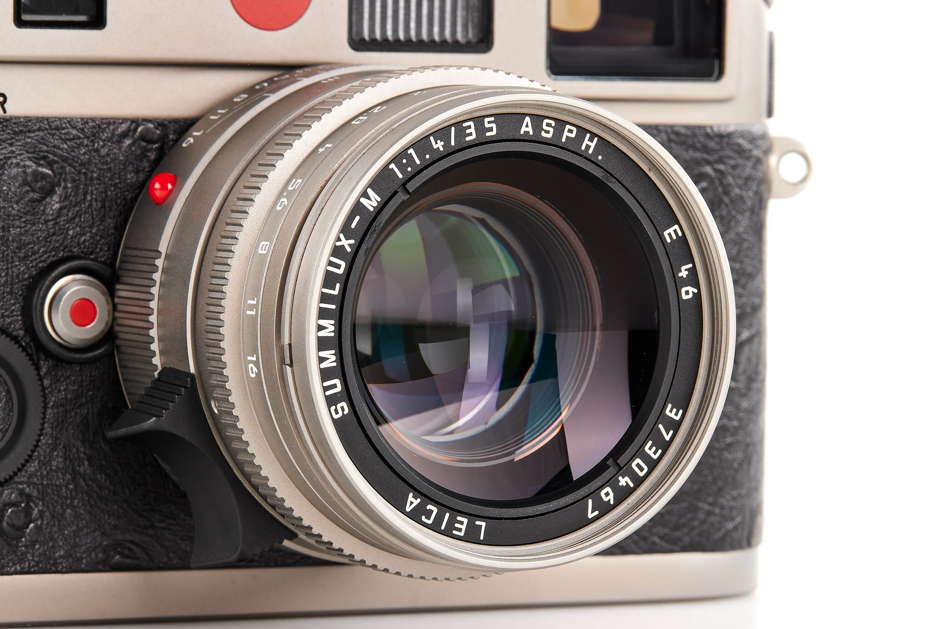 Leica M6 Titan 10412 + Summilux-M 1.4/35mm Asph. Titan