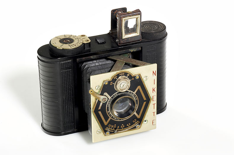 Lucht (C.F.G.Fischer) Berlin  Nikette