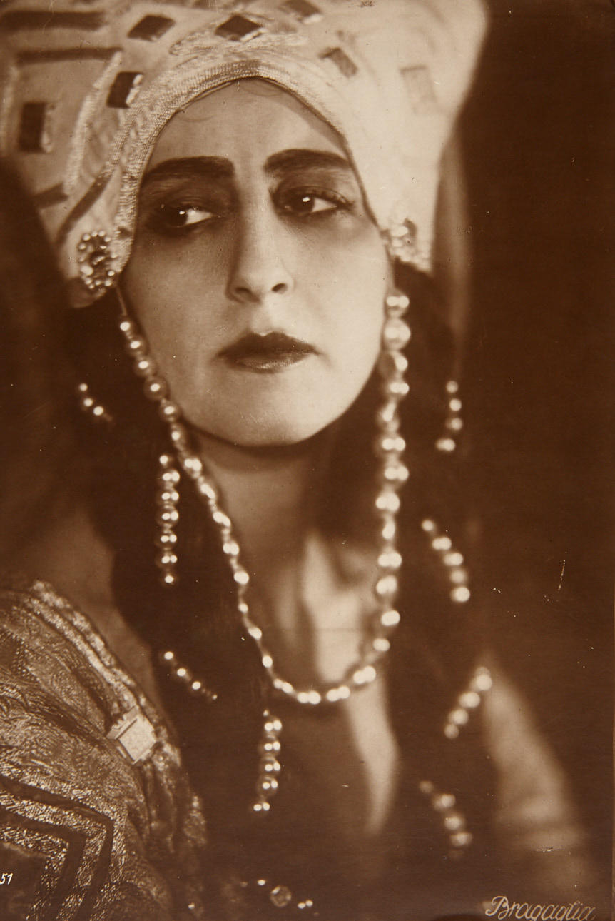 ANTONIO GUILIO BRAGAGLIA (1890–1960) / ARTURO BRAGAGLIA (1893–1962) The Russian ballet dancer Lubov Tchernicheva, Rome 1920s