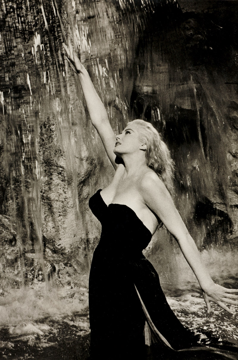 Pierluigi Praturlon (1924–1999), Anita Ekberg, ›La Dolce Vita‹