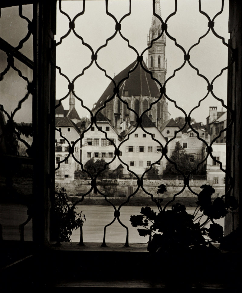 Rudolf Koppitz (1884–1936), View on the parish church of Steyr