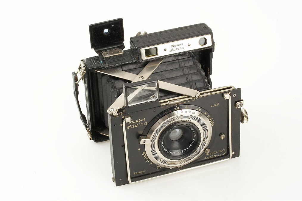 Lot 239 - A Plaubel Makina II Folding Plate Camera Lot 239 - A Plaubel Makina II Folding Plate Camera