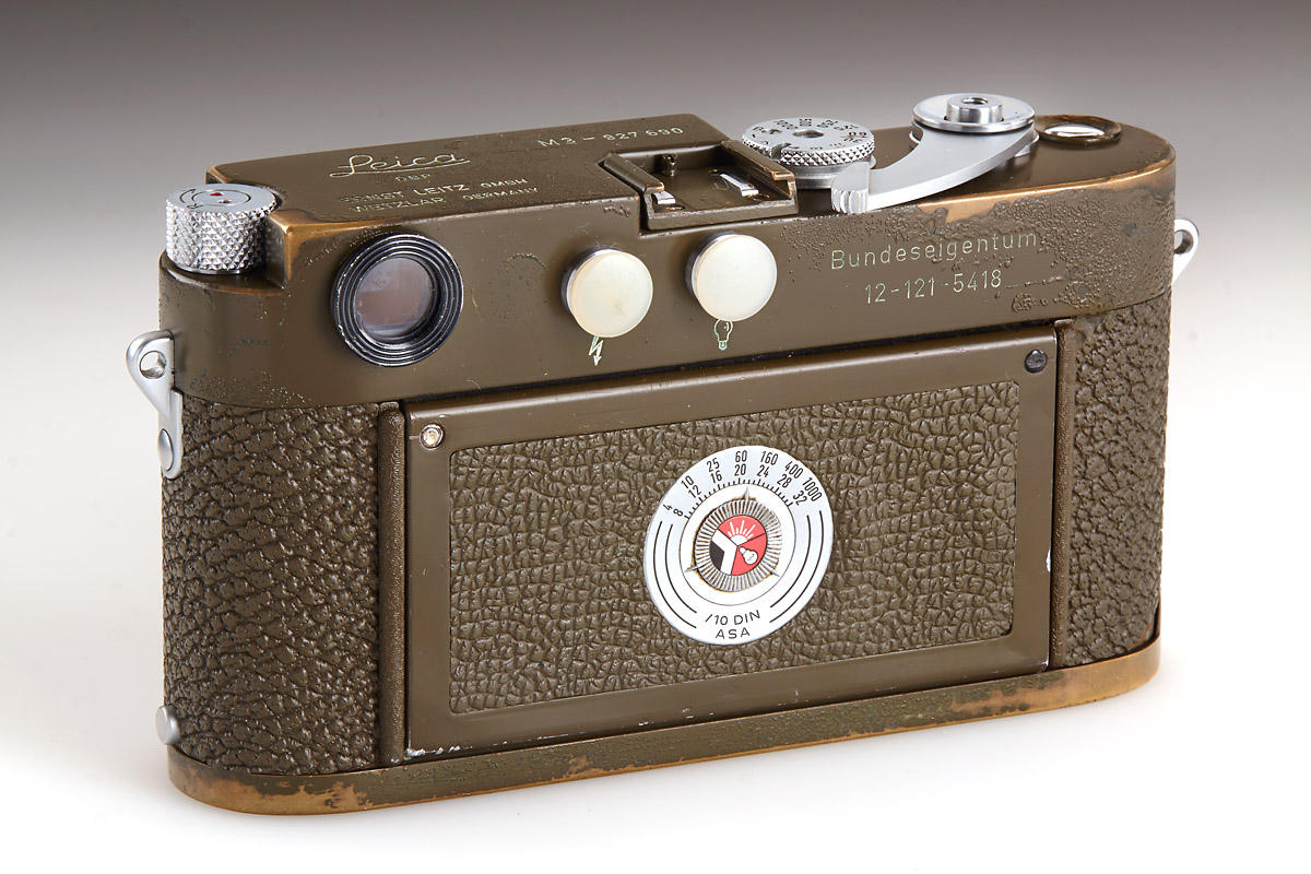 Leica M3 olive Bundeseigentum | AI_100 Jahre_30186 Leica M3 olive Bundeseigentum | AI_100 Jahre_30186
