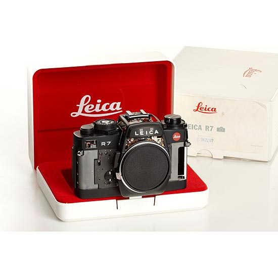 R7 black  Cutaway model 942207