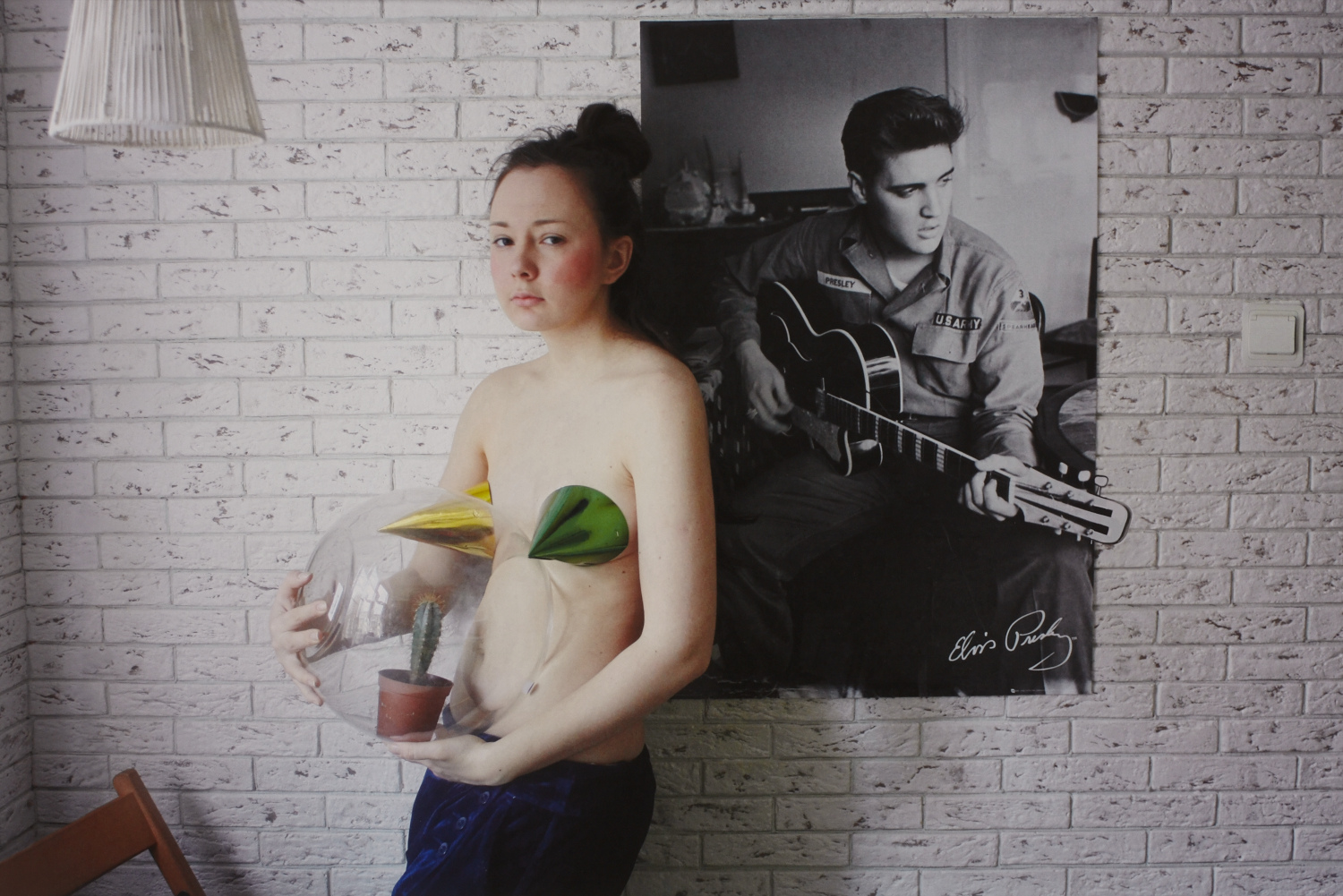 ALENA ZHANDAROVA (* 1988) ‘It's now or never’ (from the series ‘Cornflower tea and concealing chocolate’), 2011 ALENA ZHANDAROVA (* 1988) ‘It's now or never’ (from the series ‘Cornflower tea and concealing chocolate’), 2011