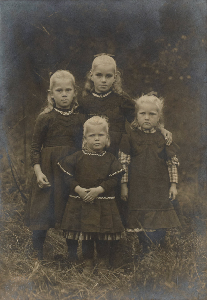 Farm children, August Sander (1876-1964)
