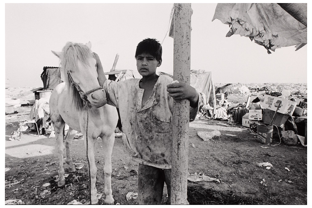 Boy with pony, Iva Zímová (* 1956)