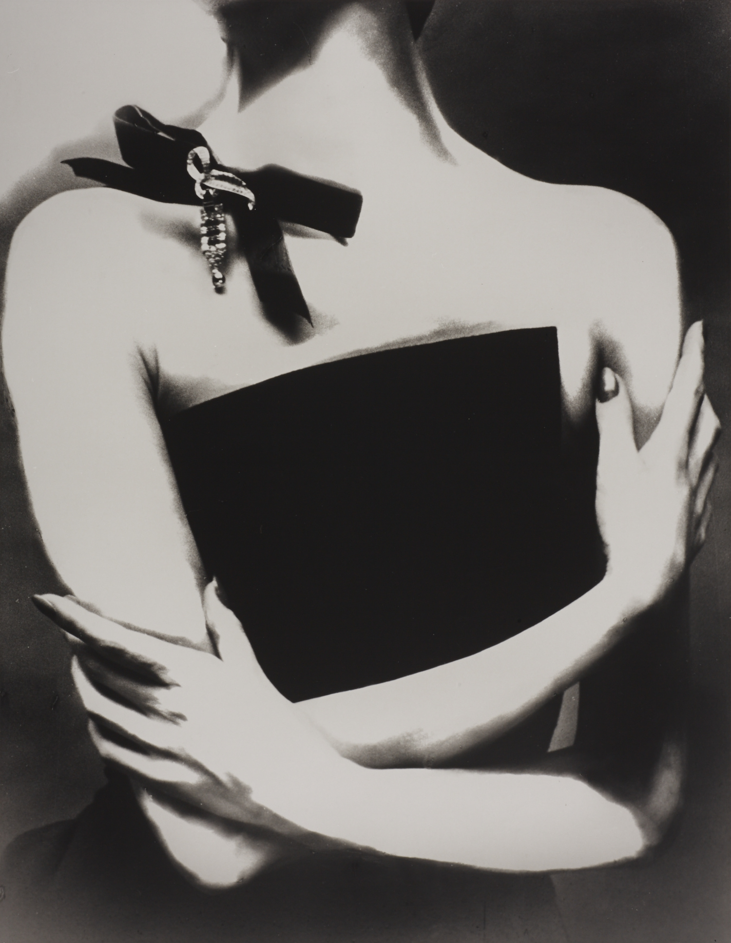 LILLIAN BASSMAN (1917–2012) Betty Thread (Harper's Bazaar), New York 1957, reinterpreted 1994 LILLIAN BASSMAN (1917–2012) Betty Thread (Harper's Bazaar), New York 1957, reinterpreted 1994