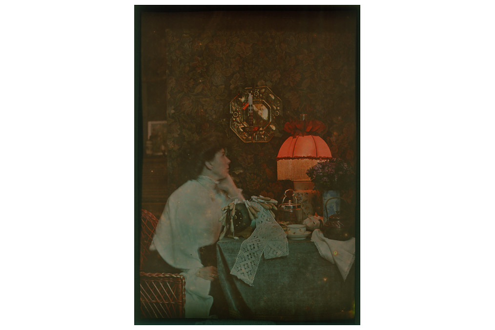 Woman making fine lace, Anonym, Munich Photographer