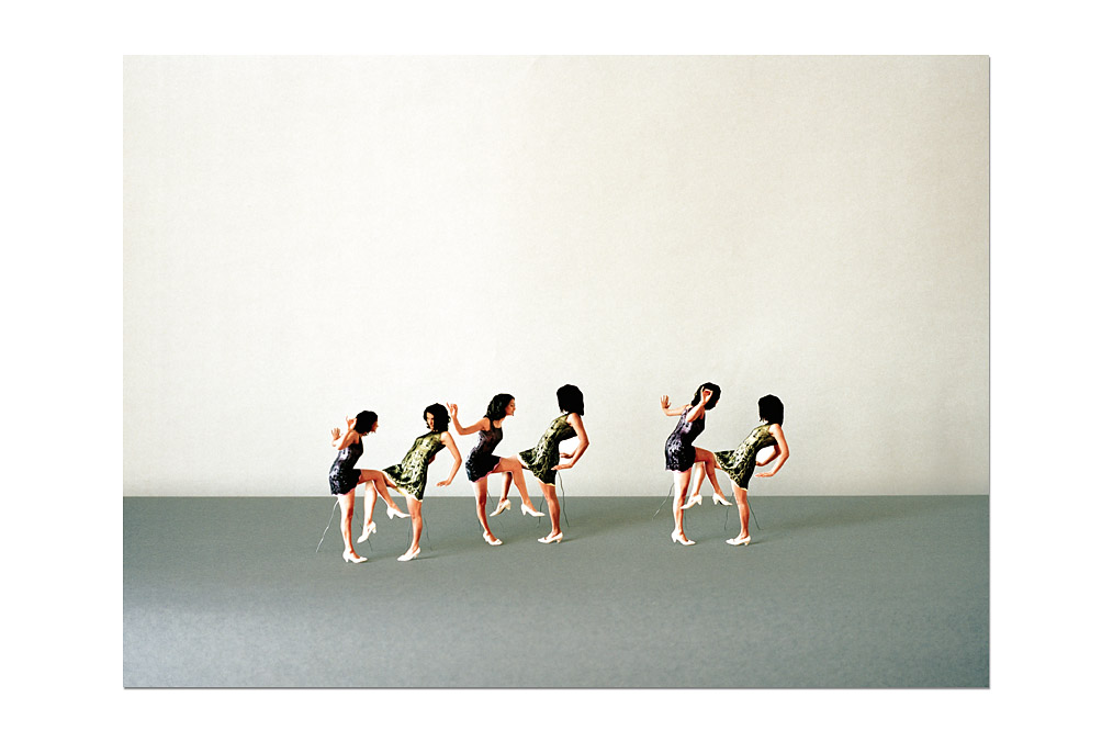 Anja Manfredi (* 1978), "Re-Enacting Grete Wiesenthal, Plateau 1 (performed by Linda Samaraweerová)"