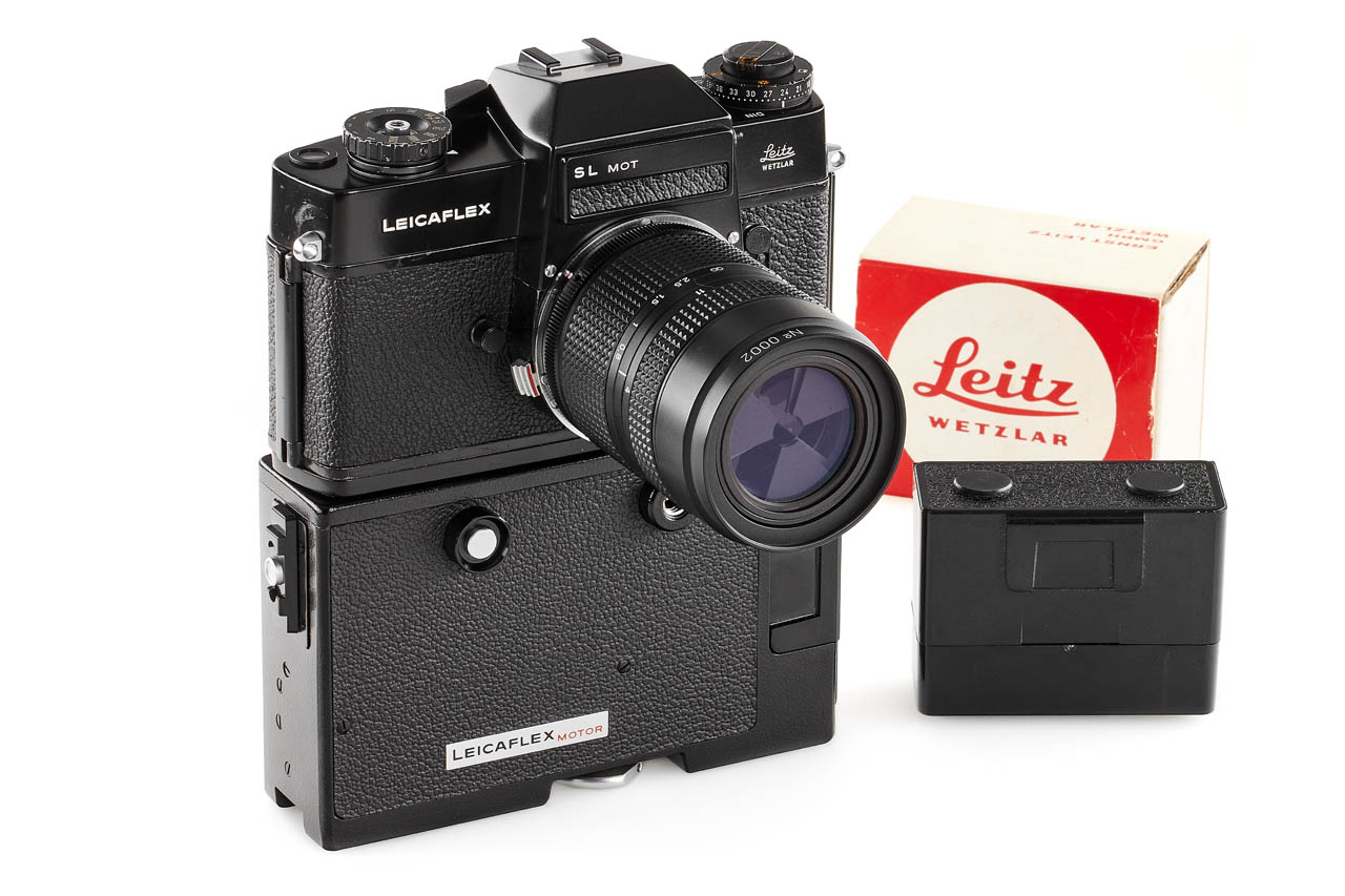 Leicaflex SL Mot black paint + 4/90mm Dreamagon pre-series