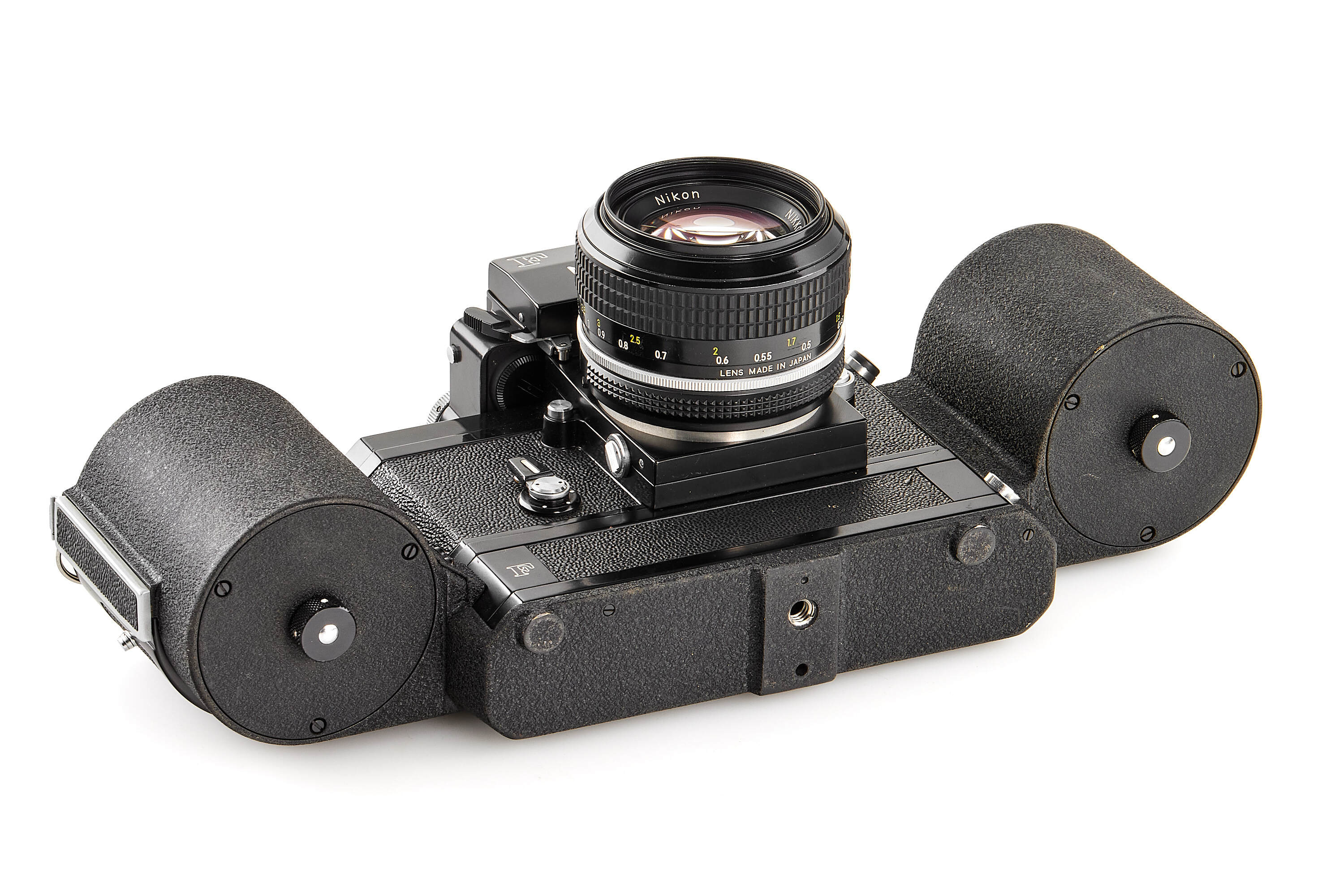 NIkon F with F-250 back *