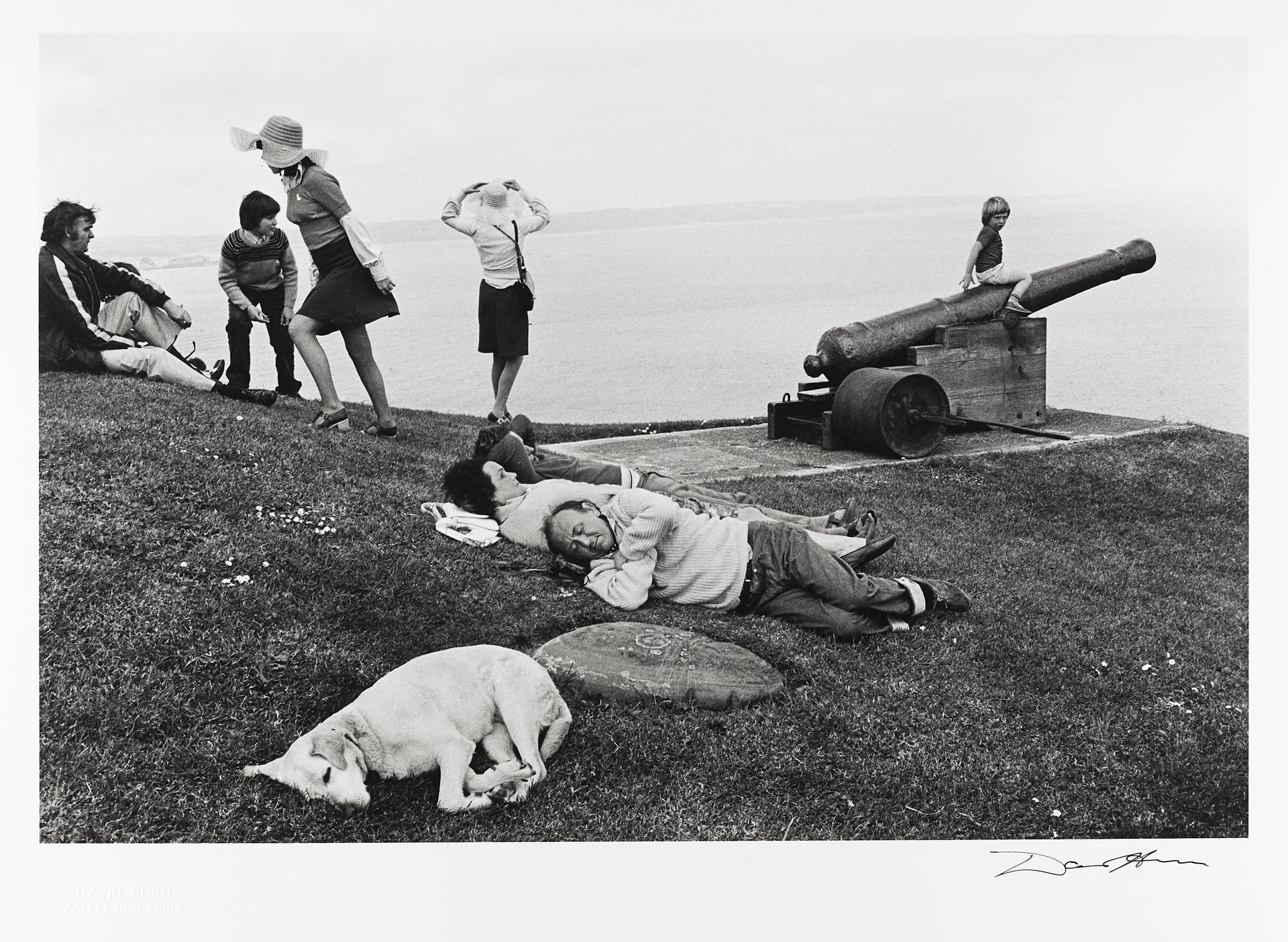 DAVID HURN (* 1934) The Promenade, Tenby 1974 * DAVID HURN (* 1934) The Promenade, Tenby 1974 *