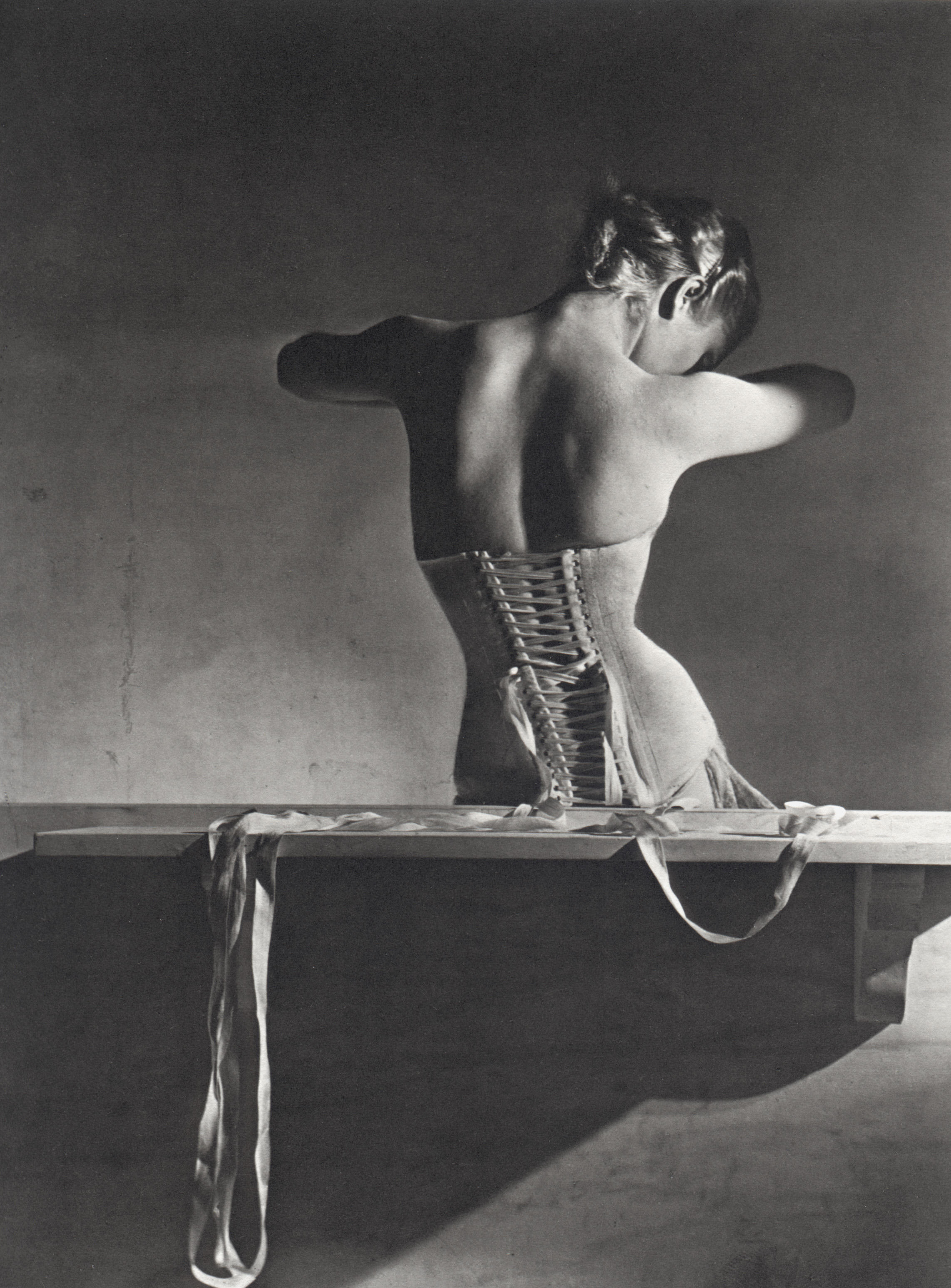 HORST P. HORST (1906–1999) ‘Mainbocher Corset’, Paris 1939 HORST P. HORST (1906–1999) ‘Mainbocher Corset’, Paris 1939