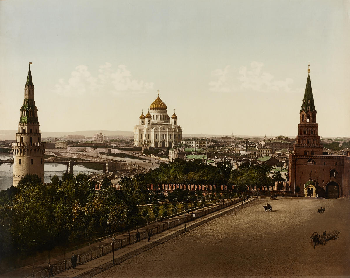 ANONYMOUS PHOTOGRAPHER Moskwa mit Christi-Erlöser-Kathedrale / Moskva with Chram Christa Spasitelja, Moscow c. 1910