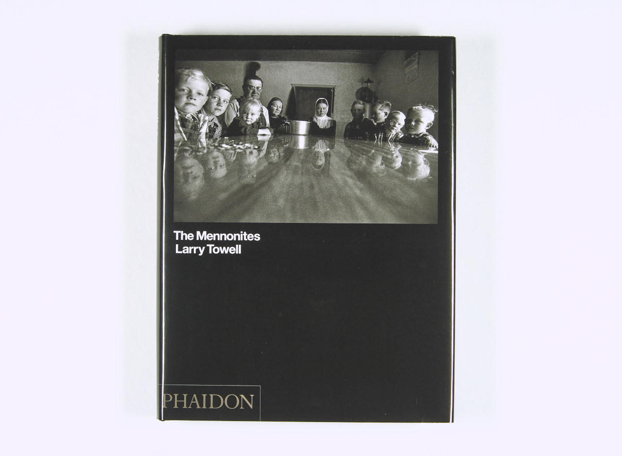 LARRY TOWELL (* 1953) ‘The Mennonites’, London: Phaidon Press, 2000 * LARRY TOWELL (* 1953) ‘The Mennonites’, London: Phaidon Press, 2000 *