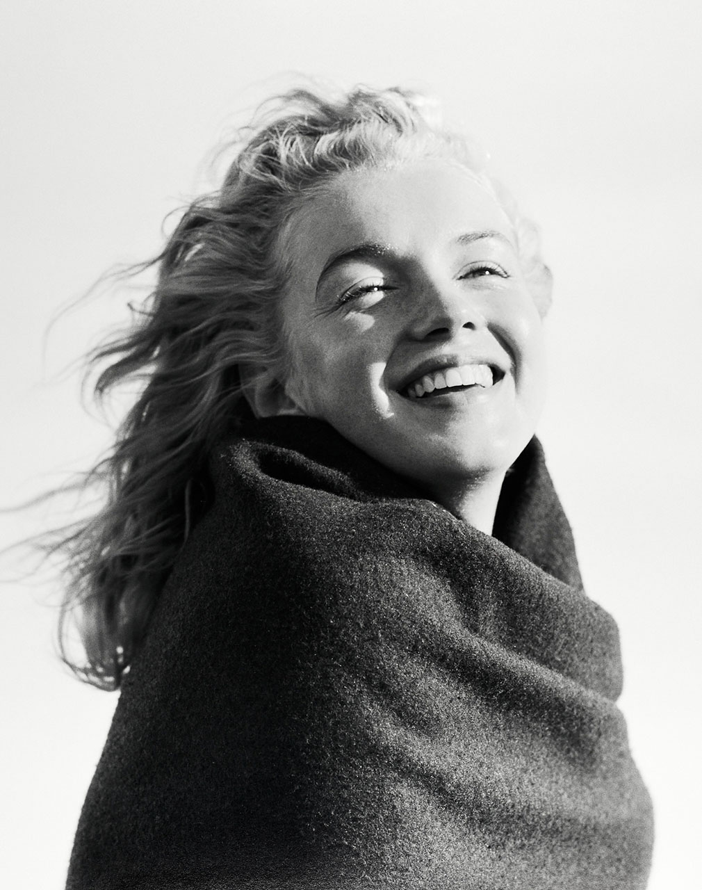 ANDRÉ DE DIENES (1913–1985) - Marilyn Monroe  (Army Blanket Sitting), San Diego, 1945
