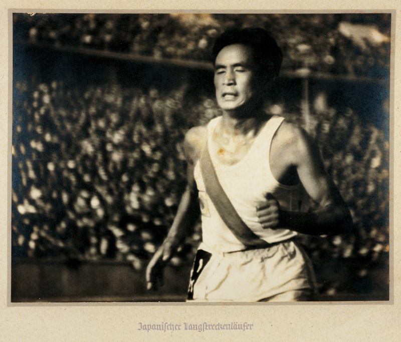 Leni Riefenstahl (1902–2003), Japanese long-distance runner (from the portfolio ›Olympia‹)