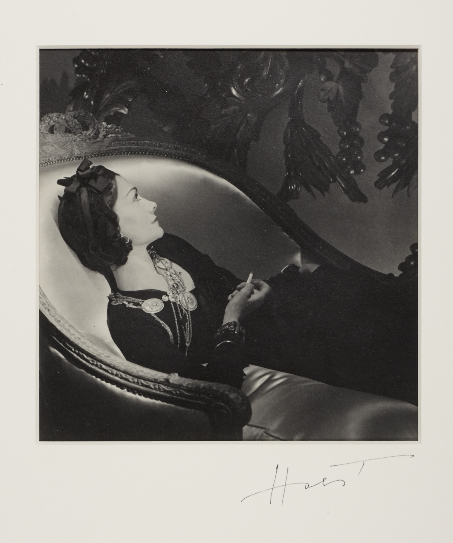 HORST P. HORST (1906–1999) Coco Chanel, Paris 1937 HORST P. HORST (1906–1999) Coco Chanel, Paris 1937