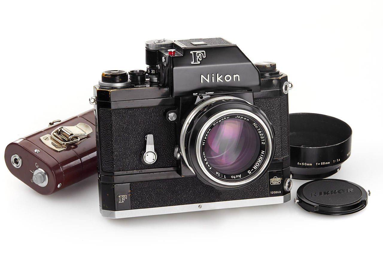 Nikon F Photomic T black ‚Red Dot‘ outfit