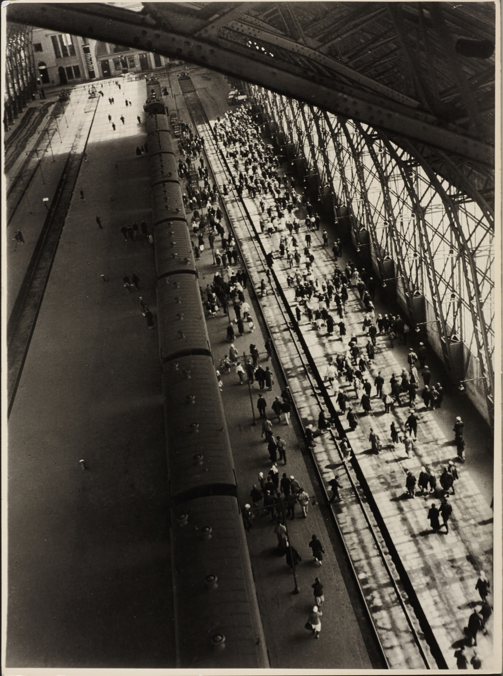 ARKADIJ SAJCHET (1898-1959) Bahnhof / Train Station, Kiev 1936