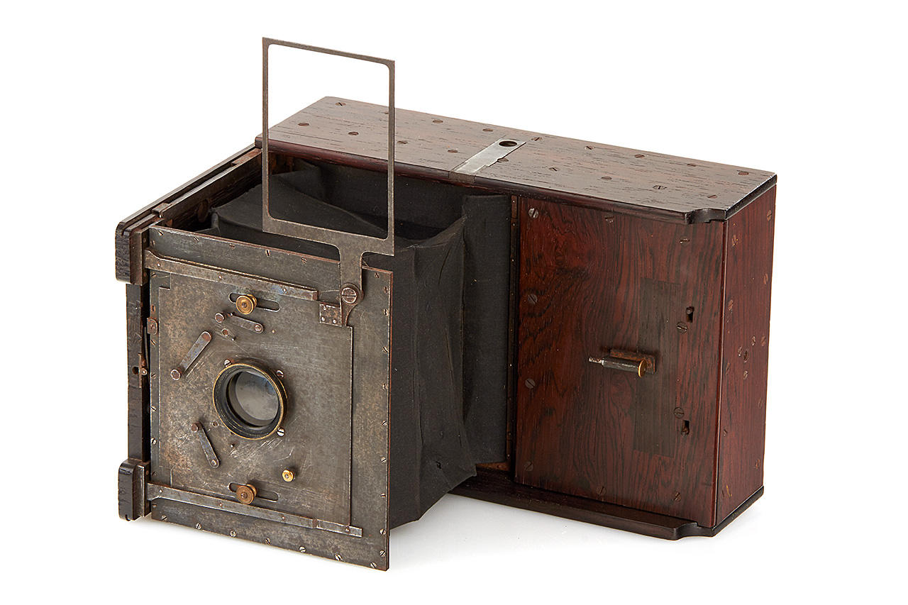 Unknown Magazine Camera