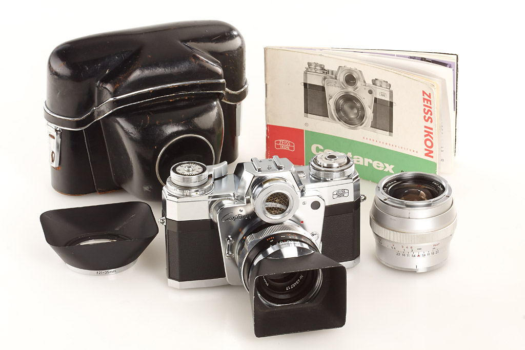 Contarex Bullseye outfit