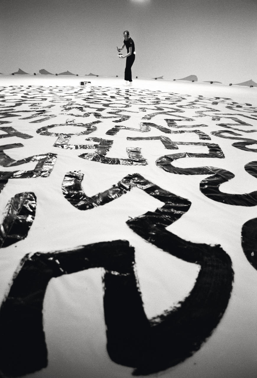 VLADIMIR SICHOV (* 1945) Keith Haring, New York City - Dress for Grace Jones performing during her New Year's Eve Concert at Roseland Ballroom, 1987