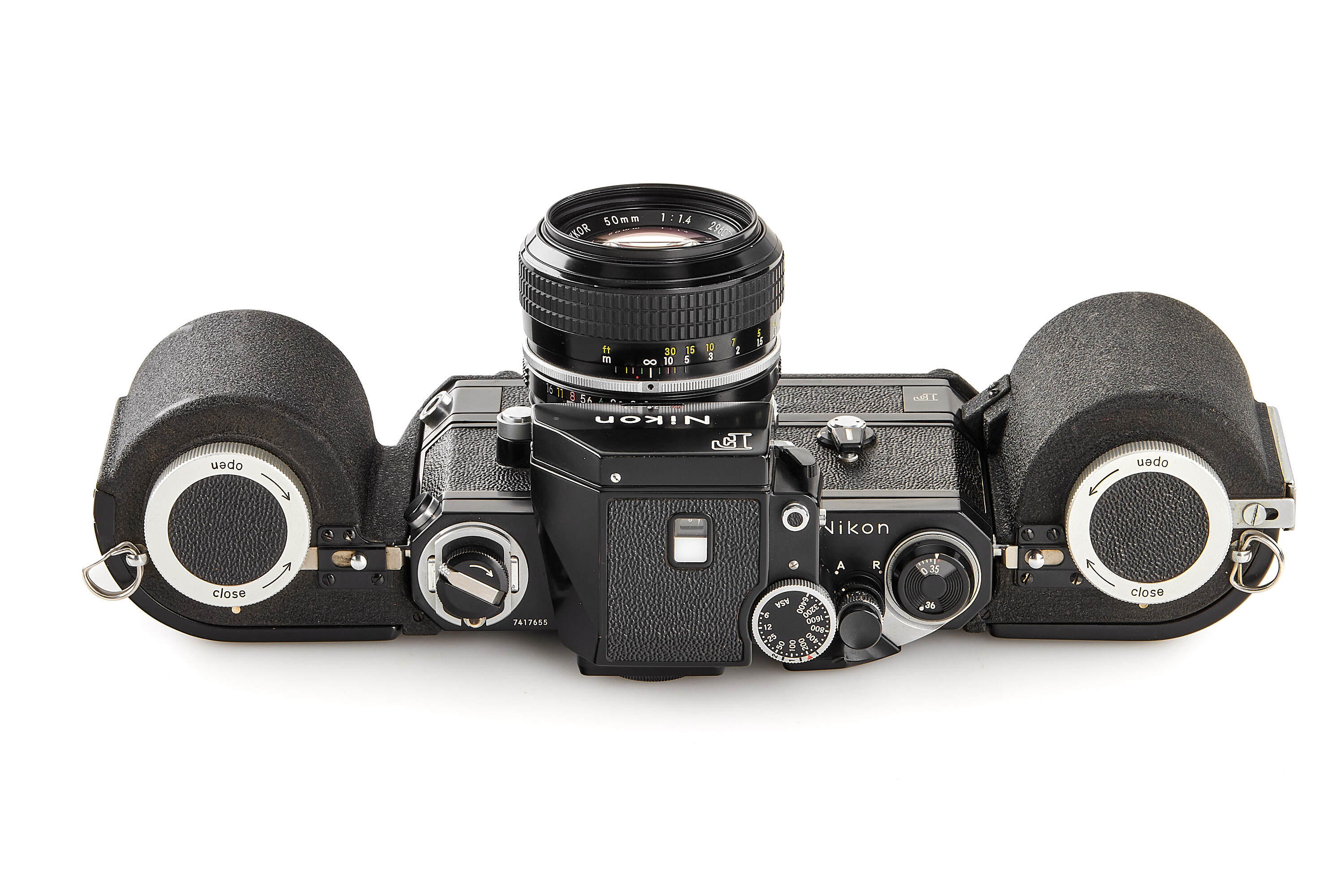 NIkon F with F-250 back *