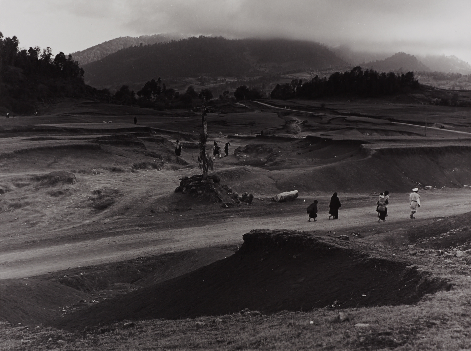 MANUEL ÁLVAREZ BRAVO (1902–2002) ‘Paisaje Chamula’, 1967