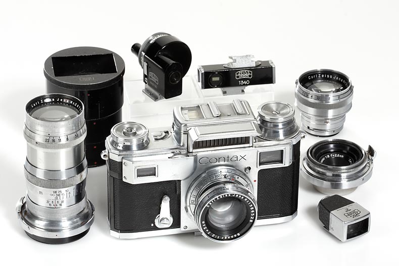 Contax  III outfit