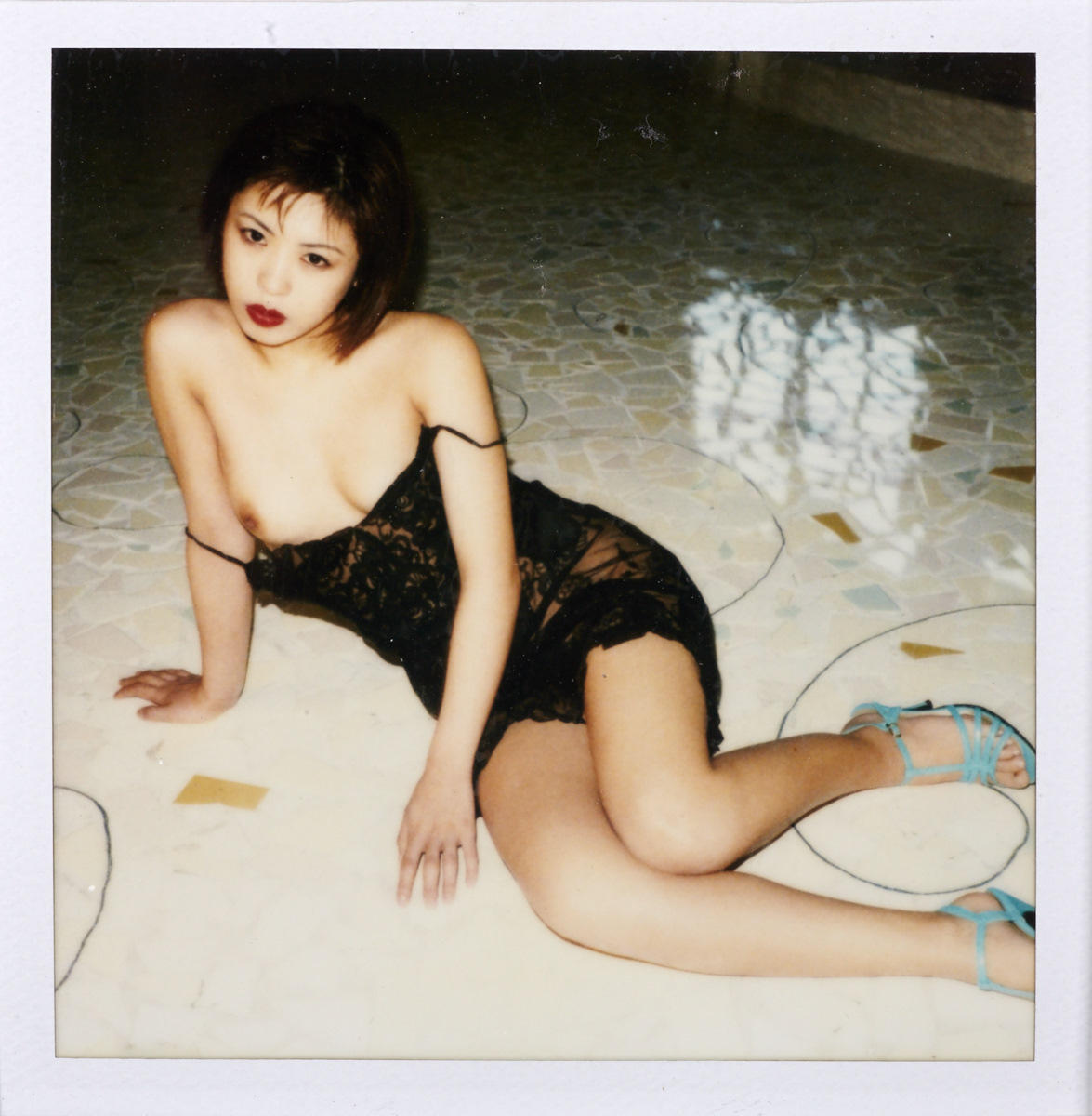 NOBUYOSHI ARAKI (* 1940) Ein Set von 25 Polaroids / A set of 25 Polaroids, Japan 1990s