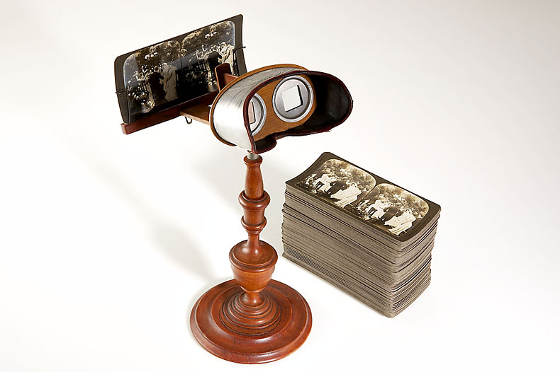 Underwood & Underwood  Stereoscope on Stand Underwood & Underwood  Stereoscope on Stand