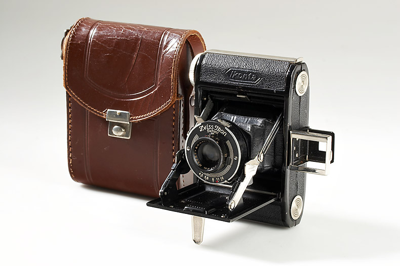 Zeiss Ikon  Ikonta 520/18 “For China”