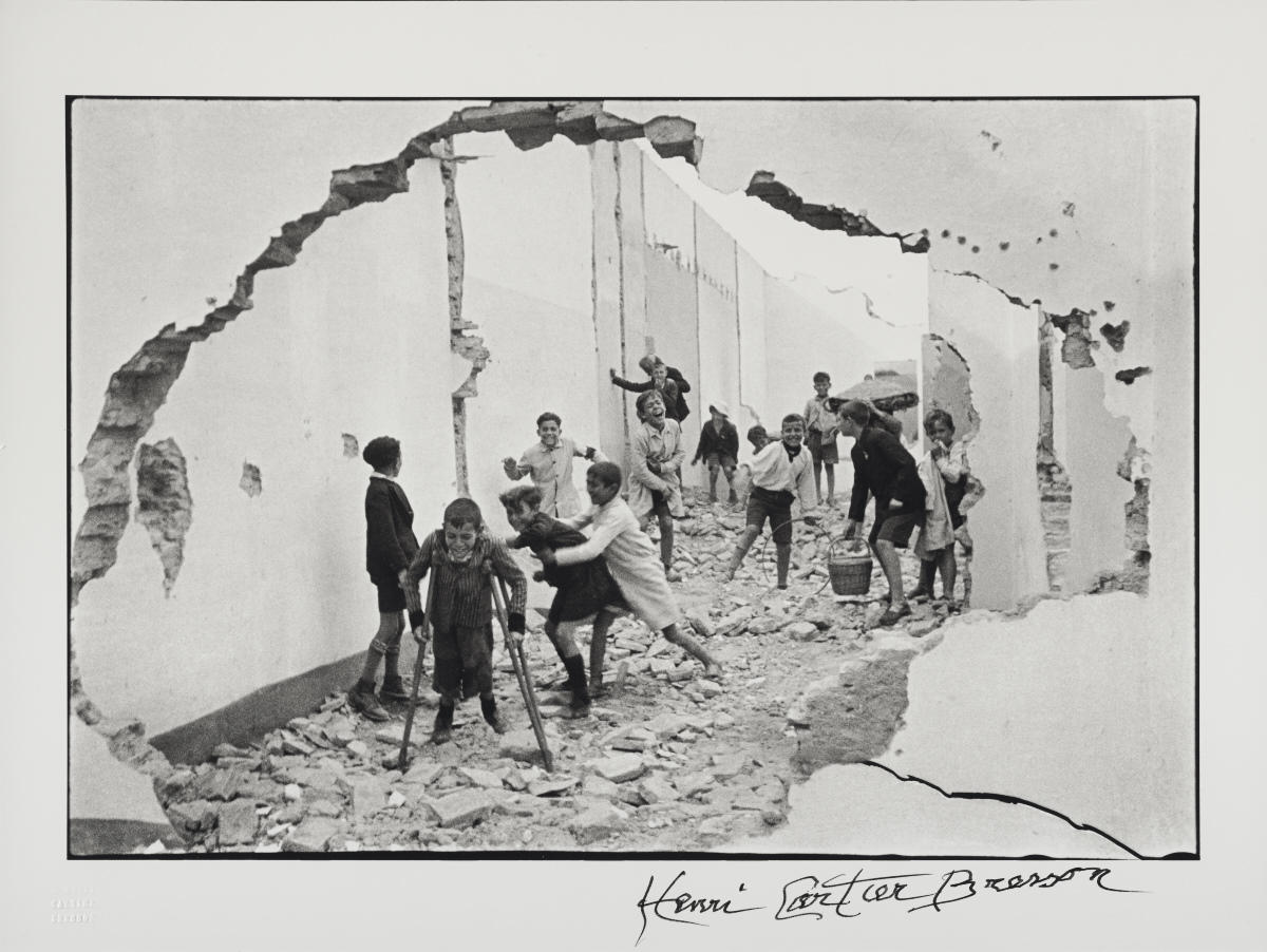HENRI CARTIER-BRESSON (1908–2004) Sevilla, 1933 HENRI CARTIER-BRESSON (1908–2004) Sevilla, 1933