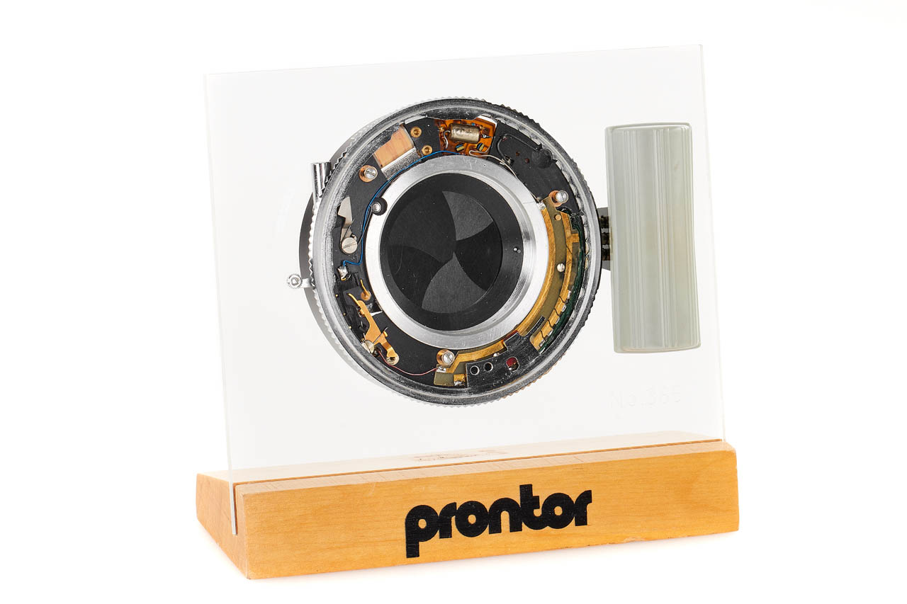 Prontor-Press Electronic Shutter Display + Various Prontor-Press Electronic Shutter Display + Various