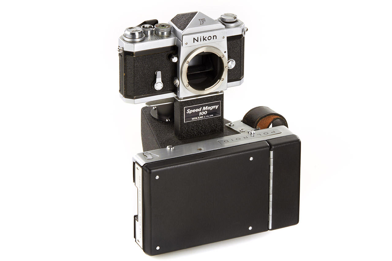 Nikon F Eyelevel chrome + Speed Magny 100 *