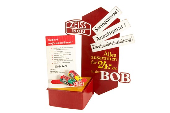 Zeiss Ikon  Displays (various)