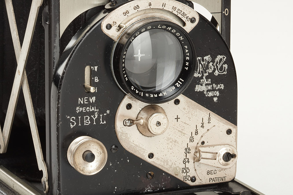 Newman & Guardia New Special Sibyl | AI_16_19370