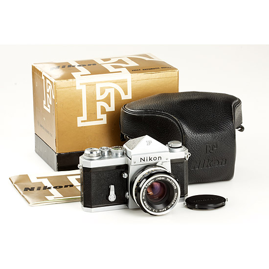 Nikon F  Eylevel chrome