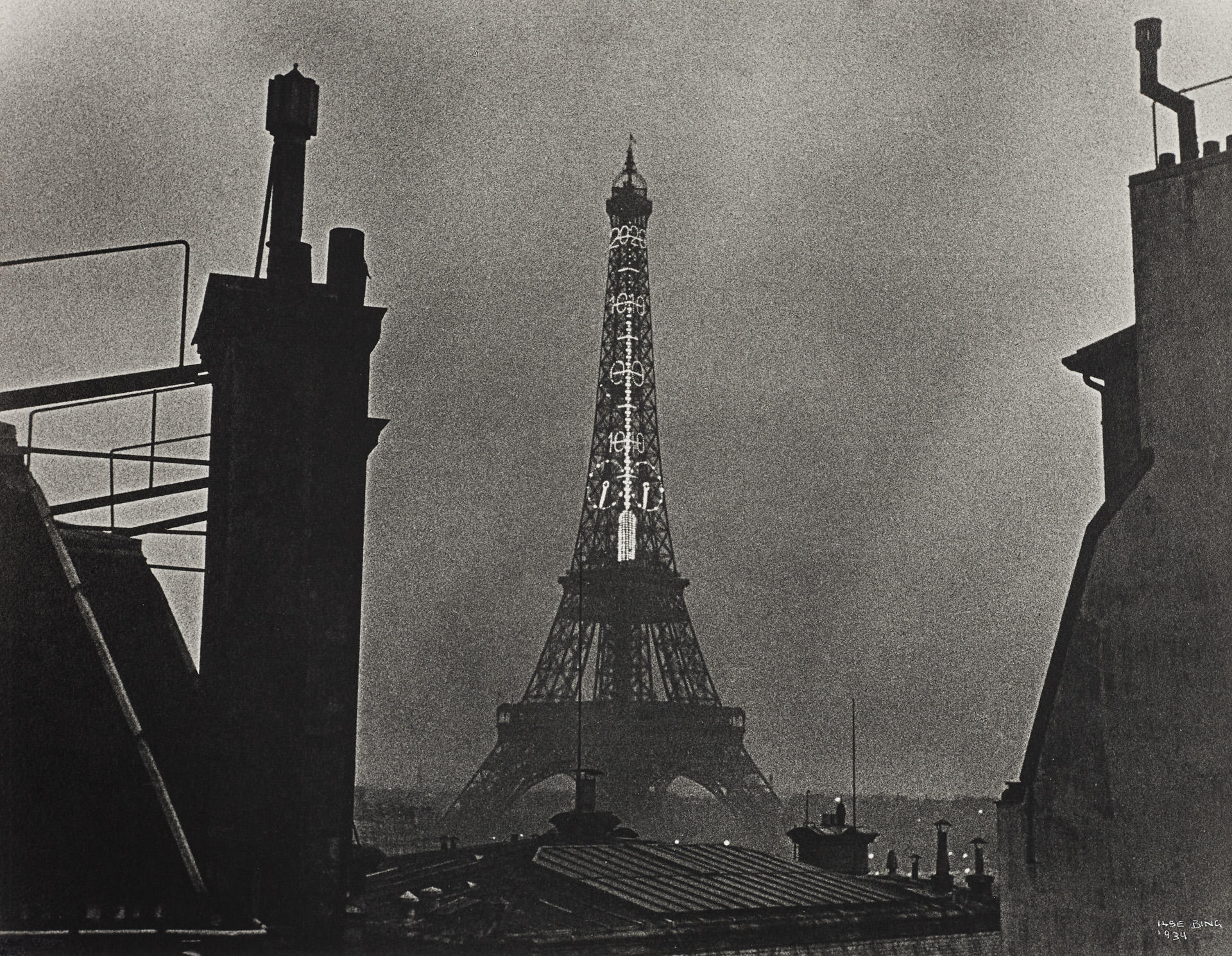 ILSE BING (1899–1998) Eiffeltower at night, Paris 1934 ILSE BING (1899–1998) Eiffeltower at night, Paris 1934