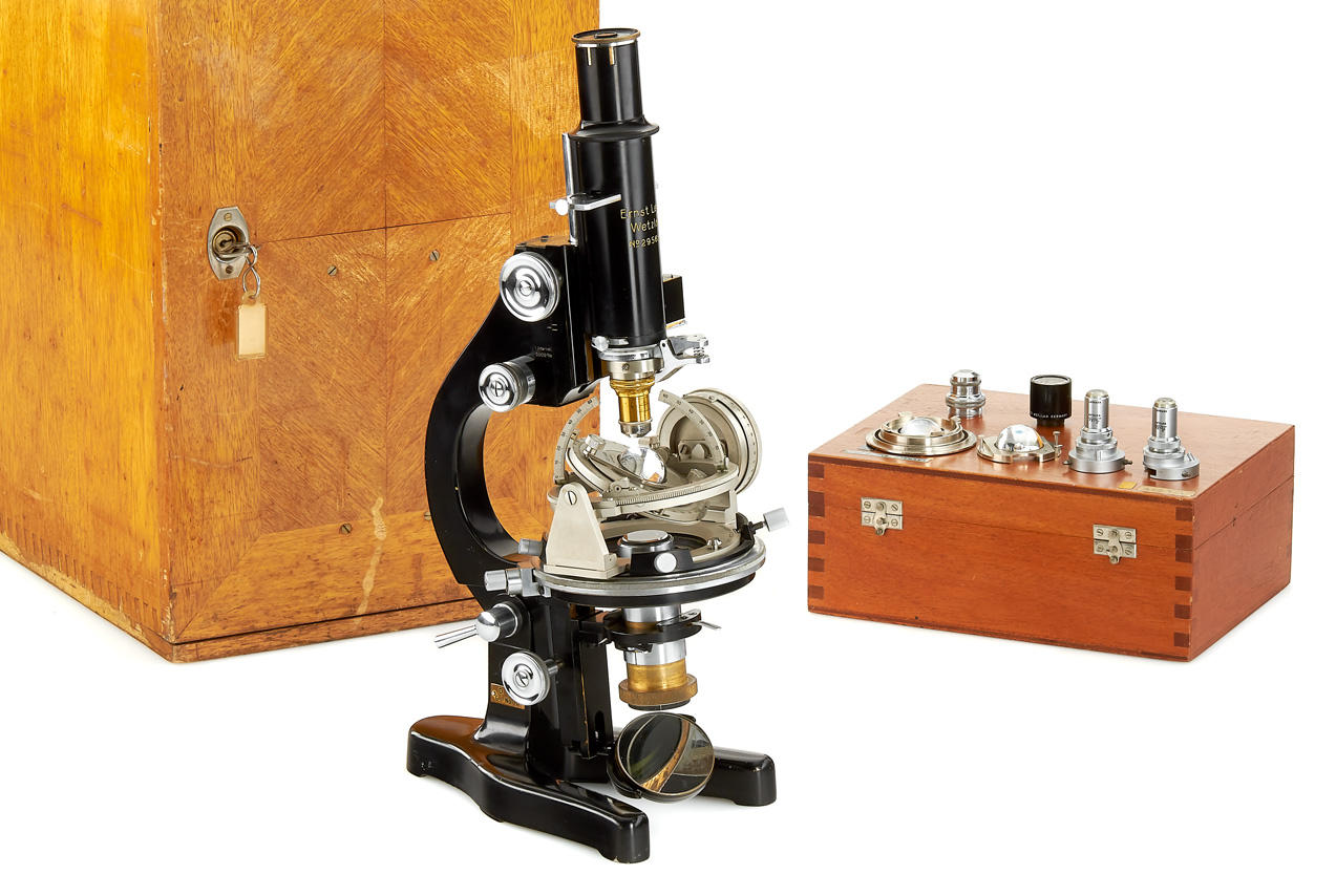 Leitz Large Polarisation Microscope + Universal Stage Leitz Large Polarisation Microscope + Universal Stage