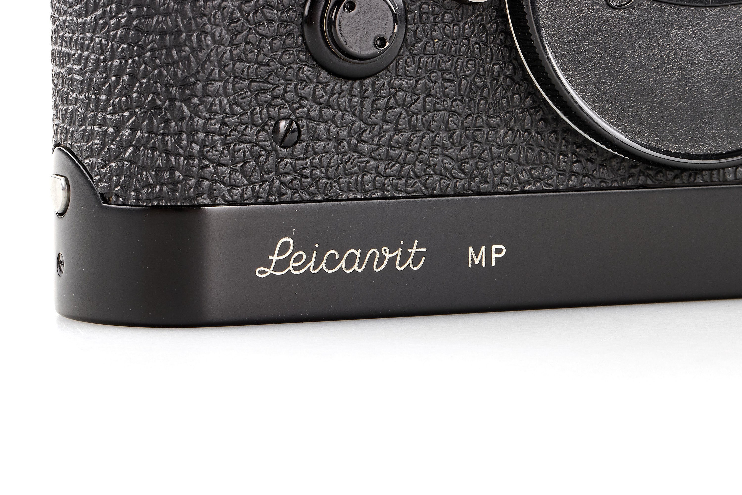 Leica M2 black paint with Leicavit MP